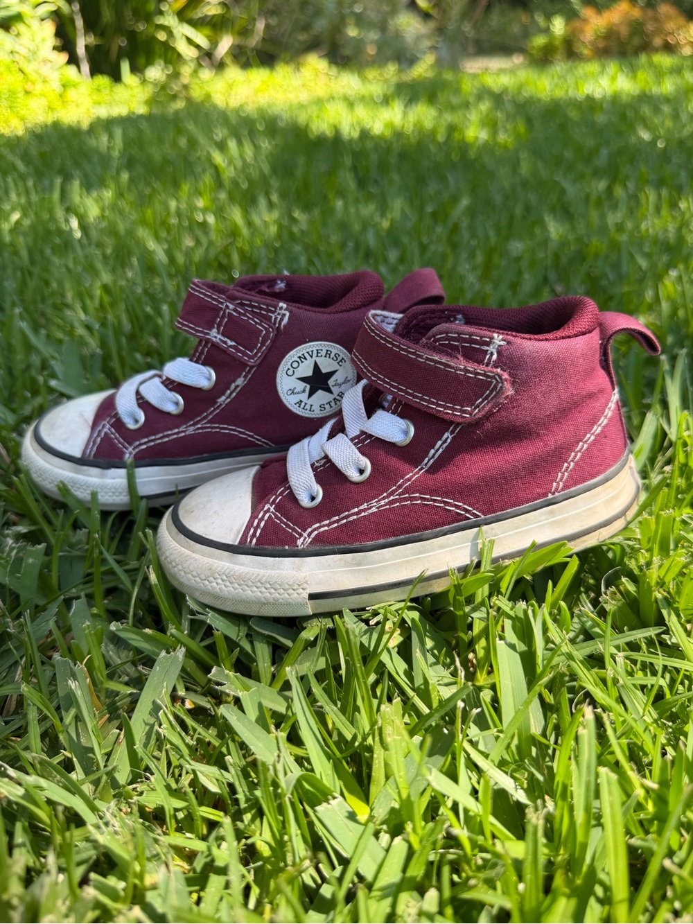 EUC kids converse size US7